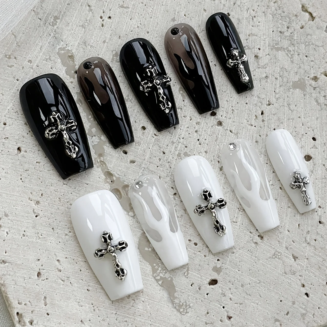 10 Pieces Acrylic Press on Nails Set Vintage Metal Cross Accessory Black White Gradient Glossy Nail Polish for Women Parties