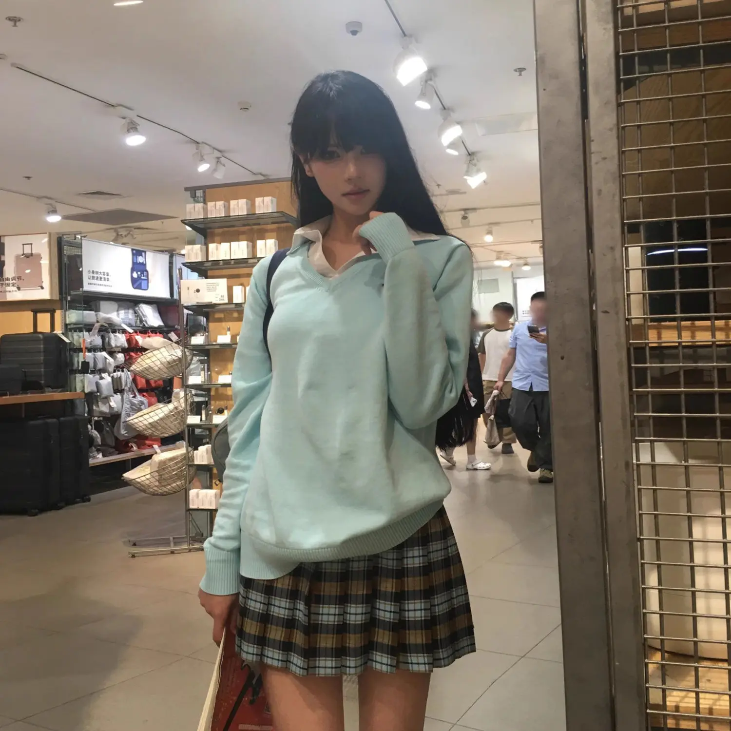 

Japanese navy blue V-neck JK pullover, original college style long sleeved knit sweater, comfortable fabric women's sweater