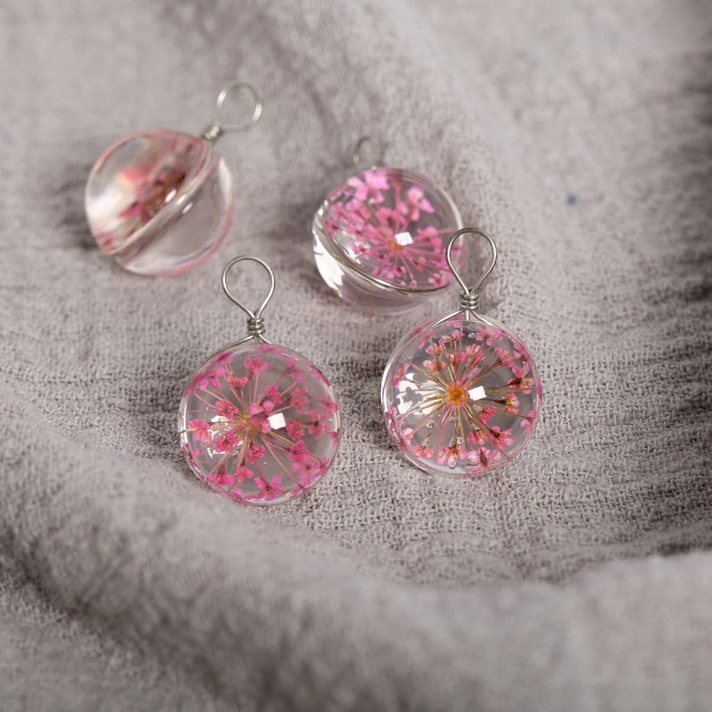 18mm Multicolor Round Glass Bead Pendants with Small Flowers Clear Resin Globe Charms for DIY Jewelry 4PCS TCZ855A