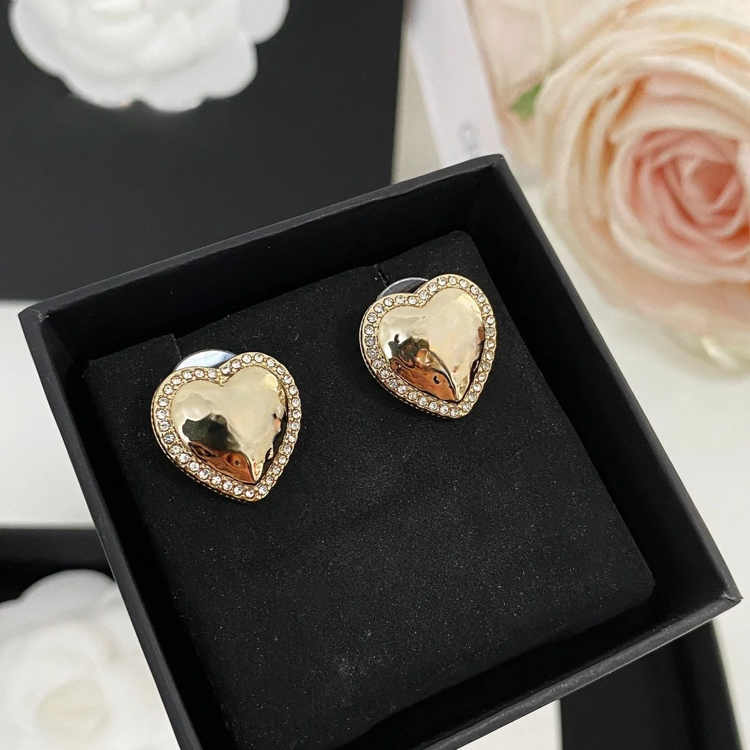 

Изысканные Ретро европейские и американские модные серьги love