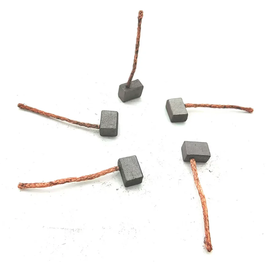 4 Pieces 4*5.4*7 Ts-0039 Suitable for Toyota Car Heater Motor Carbon Brushes, Air Conditioning Motor Carbon Brushes, All Sizes Are Universal