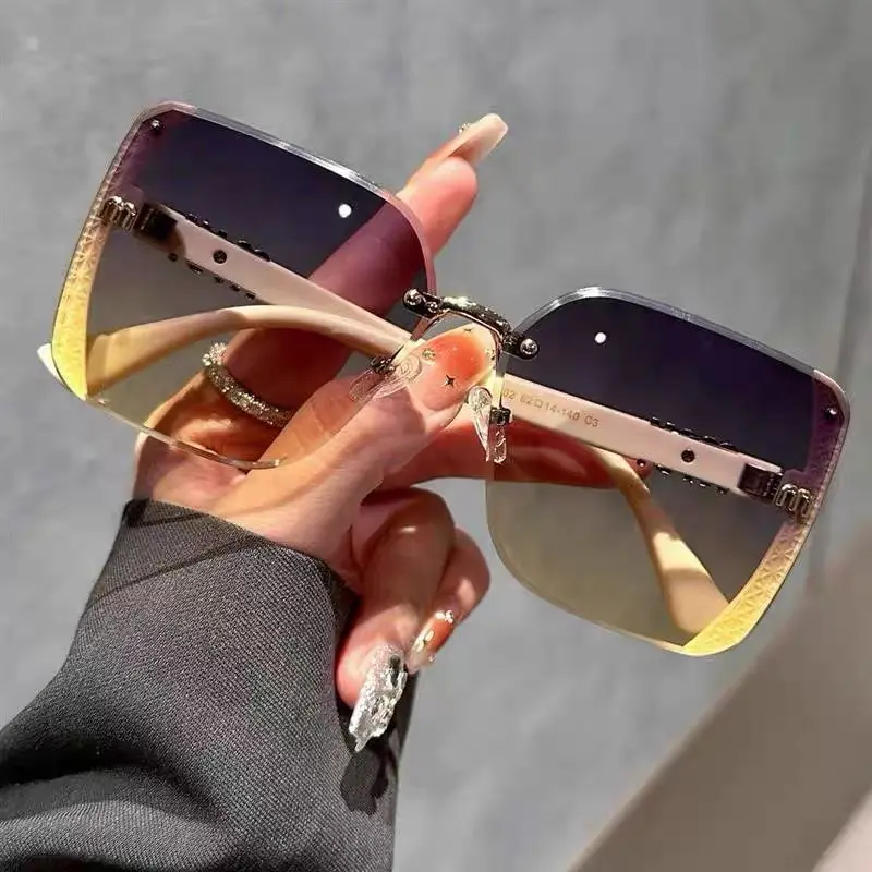 2024 New Fashion Cool Sunglasses Women Luxury Brand Letters Anti Strong Light Vintage Rimless Sun Glasses Ladies Gafas UV400