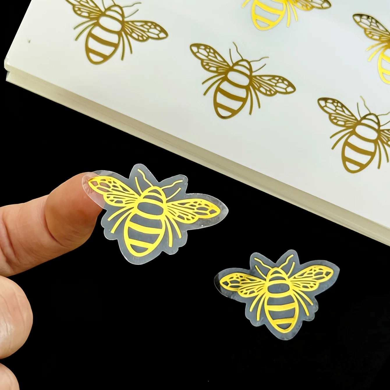 100 Stück Goldfolie Niedliche Bienen-Aufkleber, Transparente Vinyl-Sticker für Bastelarbeiten, Hochzeitseinladungen, Planer-Dekoration & Geschenke, für Bienengäste