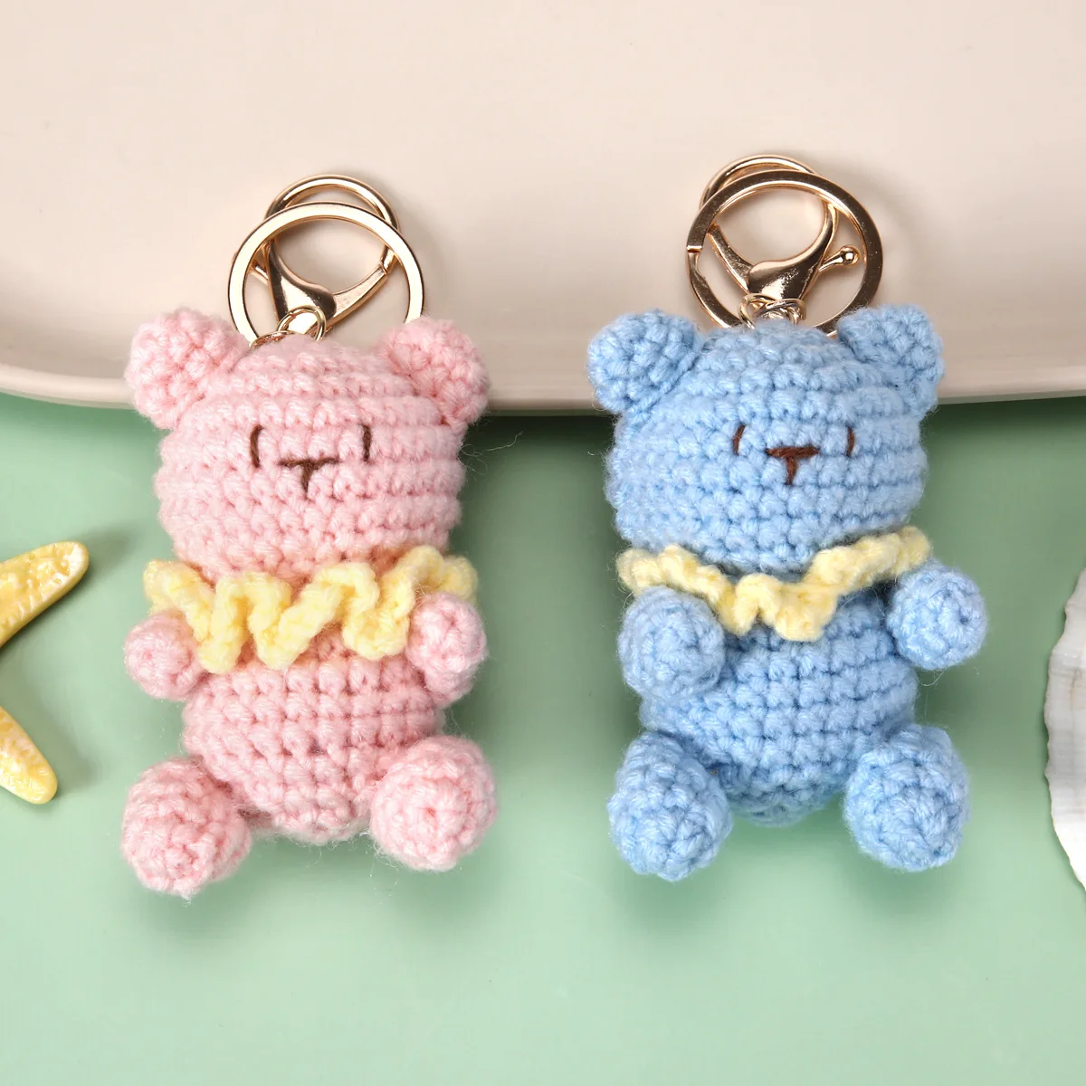 Niedlicher Häkel-Bären-Anhänger Gestrickter Tier-Schlüsselanhänger Handgewebter Bären-Schlüsselring Rucksack-Anhänger Liebevolles Geschenk – Detail 1
