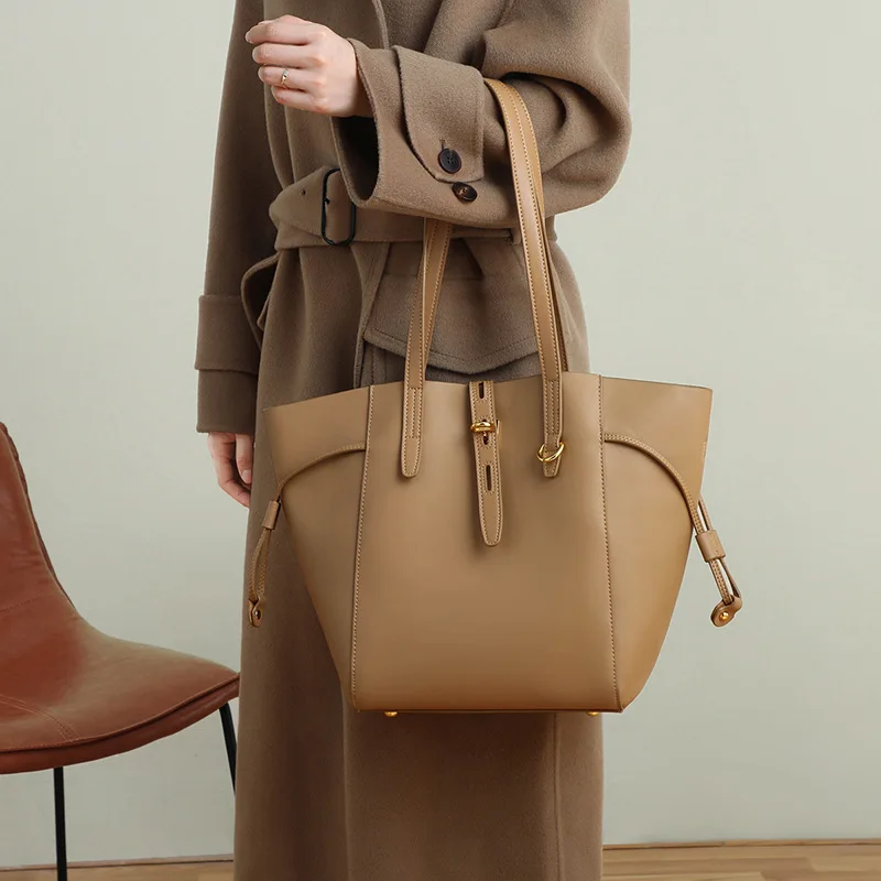 

Genuine Leather Women's Large Capacity Shoulder Bag armpit bag Ladies Commuter Shopper Bags High Quality Luxury Handbag Big tote
