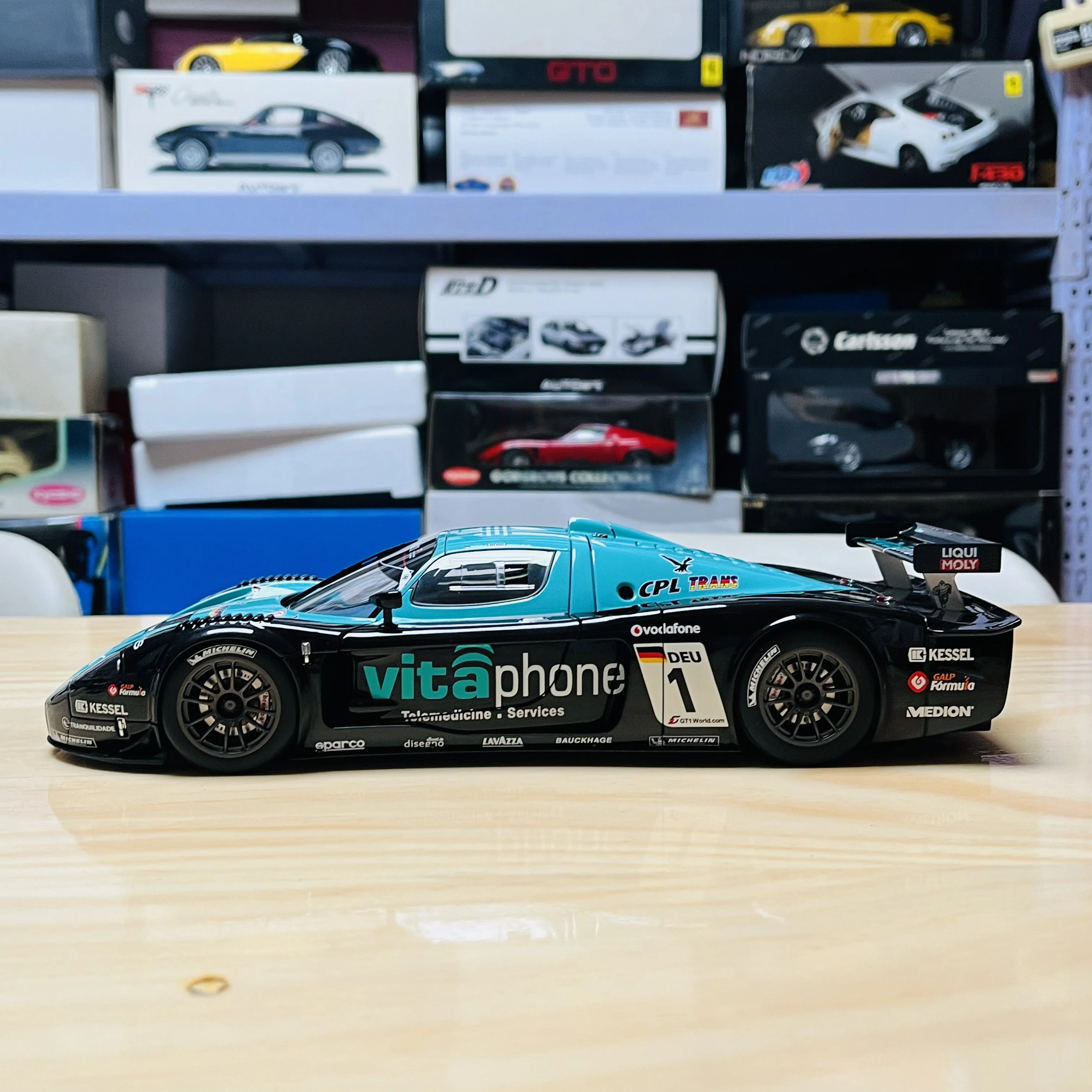 Autoart 1:18 MC12 GT1 Vitaphone #1 Simulation Limited Edition All Open Alloy Metal Static Car Model Toy Gift