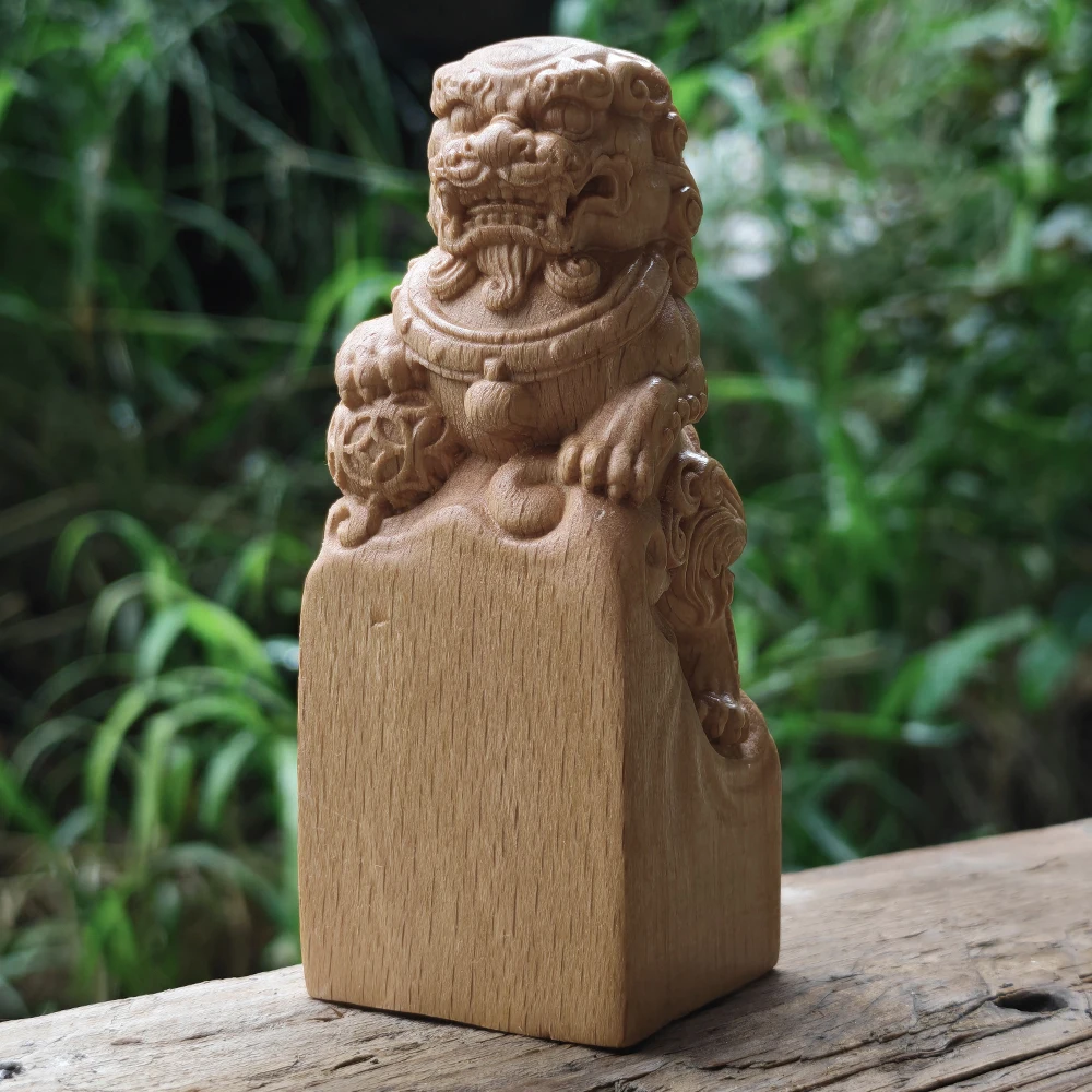 3.8 Inch Hand-Carved Wooden Lion Ornament, Chinese Style, Traditional Style, Suitable for Back-To-School Gifts, New Year Gifts, Centerpiece Decoration, Fireplace, Party Decoration, Indoor Decorations, Christmas Decorations, Living Room