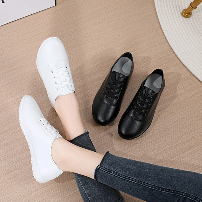 Women Flat Shoes Comfortable Walking Shoes Soft-sole Moccasins Spring White Shoes Black Lace-up Casual Women Sneakers WSH5725