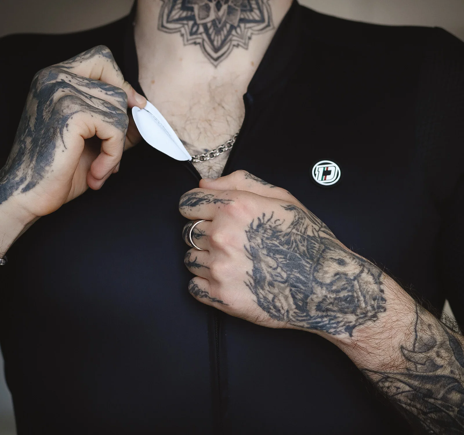 DAREVIE Radtrikot, kleine Größe, LSF 50+, Herren- und Damen-Radtrikot, modisches Fahrradtrikot, Pro Team, hochwertiges Radtrikot – Detail 25