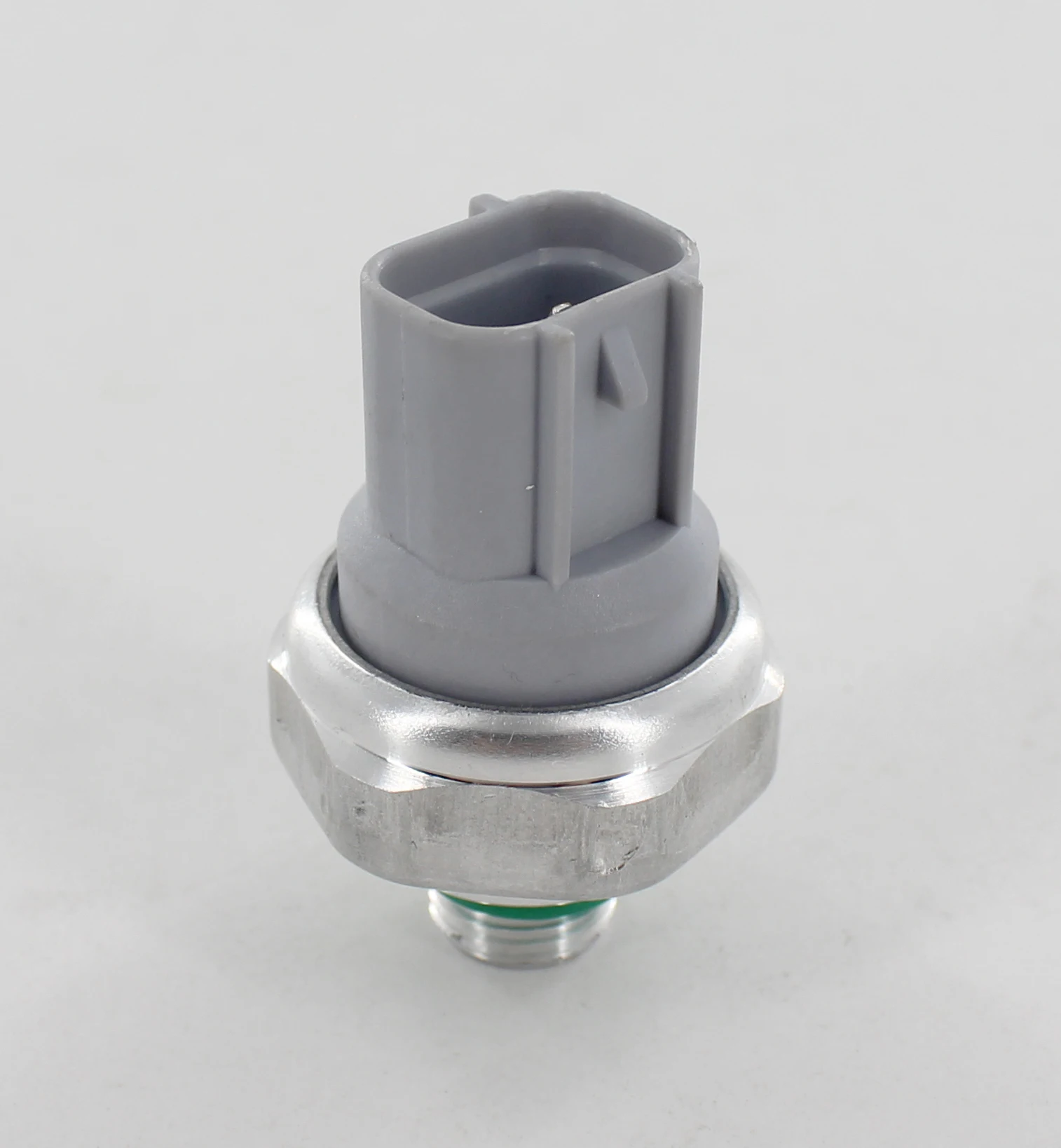 Pressostato de Alta Ford Cargo 815 816/ Ford F250 MWM/ Caterpillar 320B/ Renault kwid/ Toyota Hilux SR/ SRV/ SW4 OEM: 88645-3401