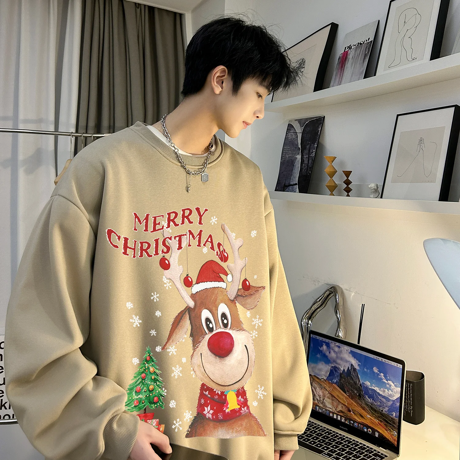 Christmas sweater men's winter American fashion printed plush thick lovers' coat loose casual round neck coat