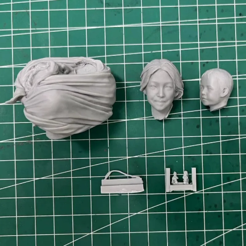 1/12 Scale Resin Bust Assembled Model Kit Tibetan Mother and Son Miniature Statue Unassembled and Unpainted Hobby Diorama Toy