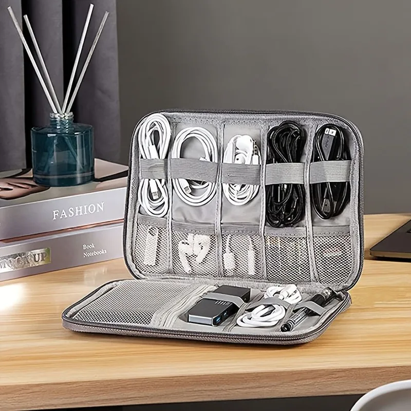 Office Tech Gear - Çok Cepli Elektronik Aksesuar Kutusu -