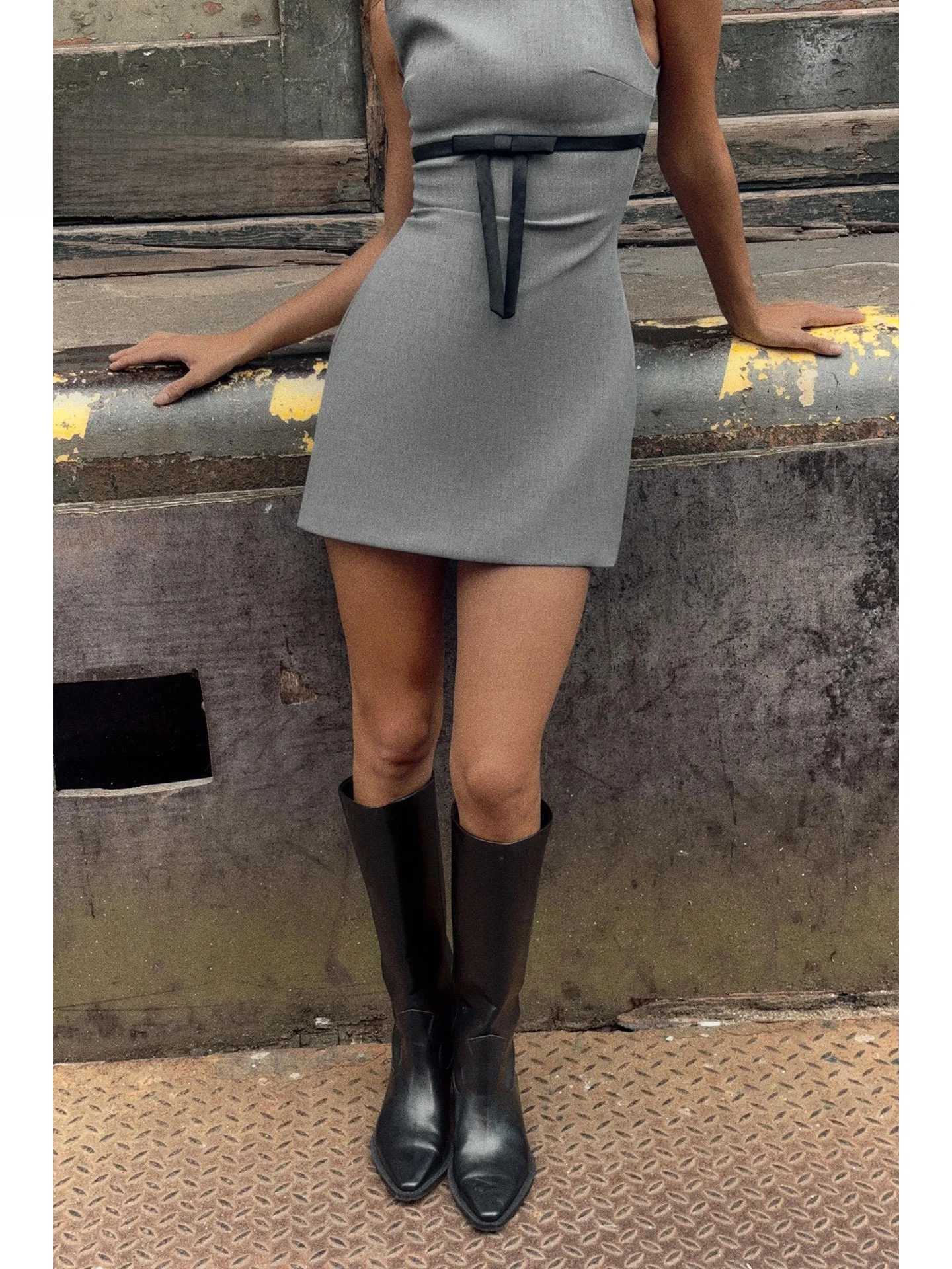 ZAPRHA 2025년 가을 실크 새틴 드레스 아름다운 매듭 디테일 캐주얼 라운드 네린 슬림 핏 여성 드레스