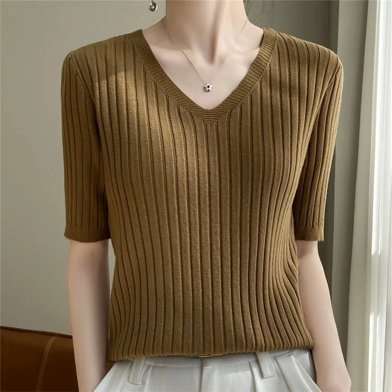 Knitted Short Sleeved T-shirt for Women\'s Summer Thin Sweater with A Slimming Design UnderneathHalf Sleeved Top