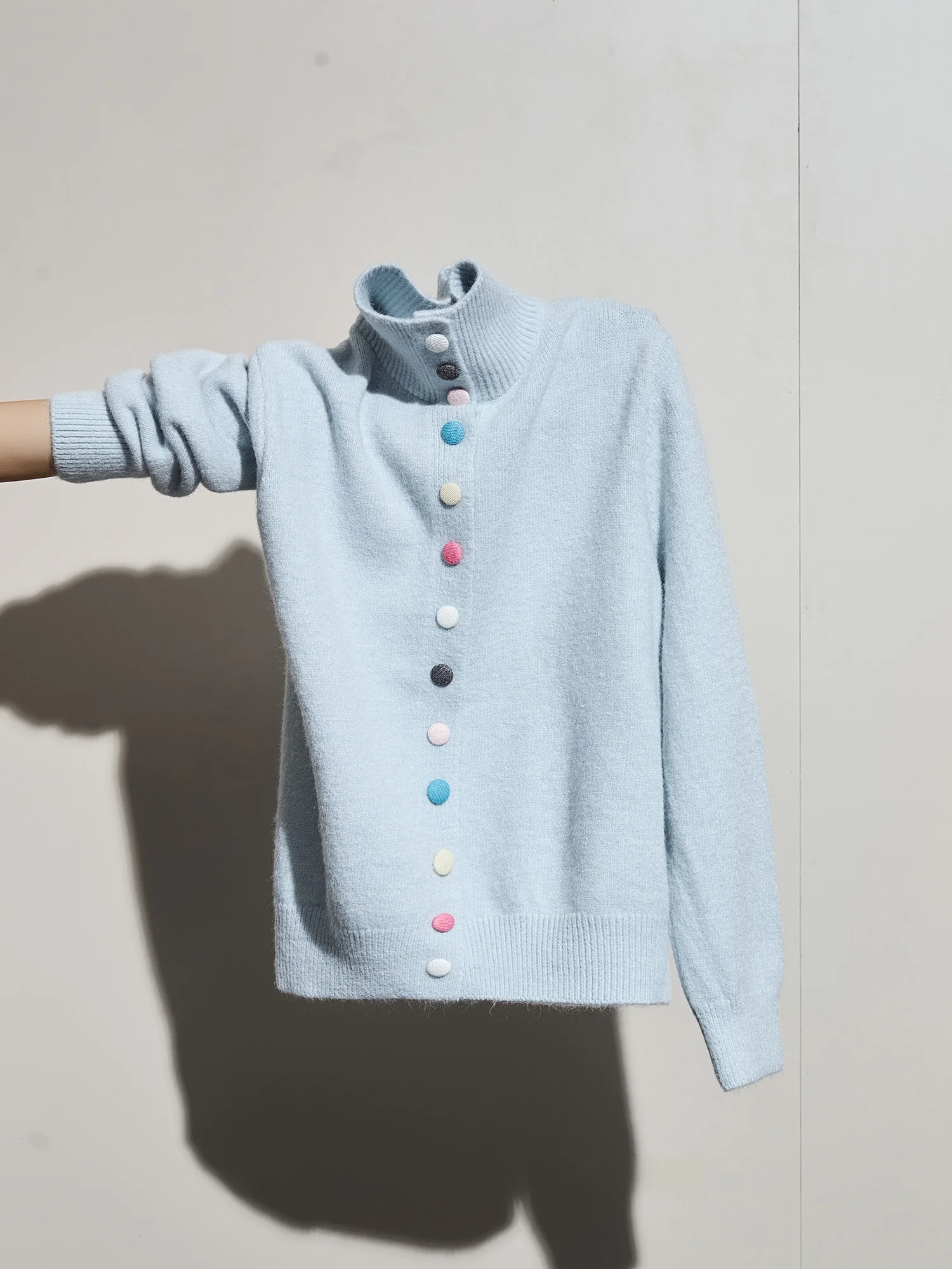 

Вязаный кардиган Mii Xiaoke с высоким воротником на пуговицах, женский, осенне-зимний, с длинными рукавами, универсальный, антивозрастной свитер-жакет