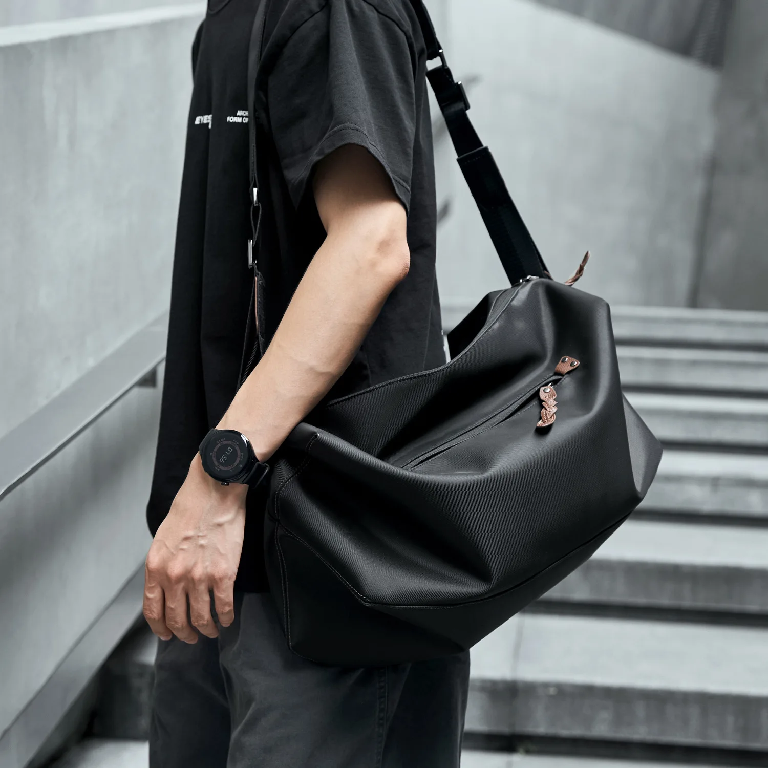 

Водонепроницаемая черная сумка на одно плечо из ПВХ, мужской легкий рюкзак через плечо, многофункциональная дорожная сумка большой вместимости