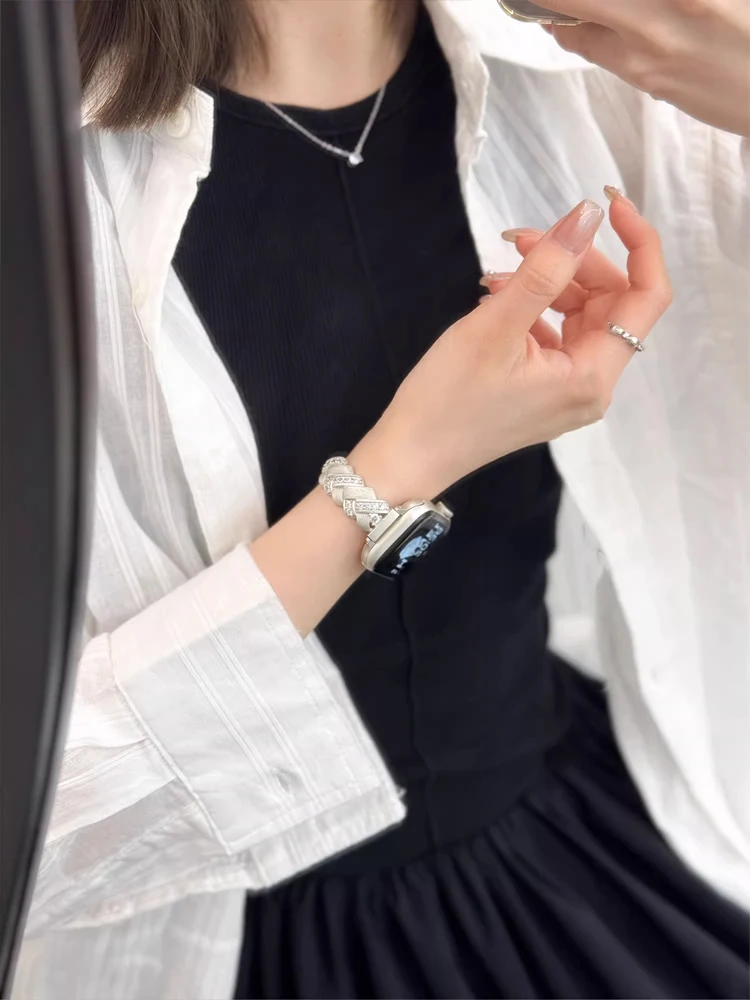 Correa de diamante de lujo para Apple Watch Ultra 10 9 8 SE 7 6 5 pulsera de Metal para mujer para iWatch 38mm 40 41mm 42mm 45mm 46mm 49mm