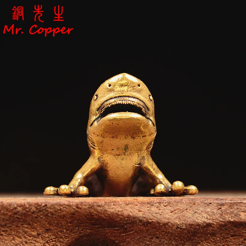 Solid Brass Shark Head Frog Small Statue Desktop Ornament Vintage Animal Miniature Figurine Home Decoration Crafts Tea Pet Decor
