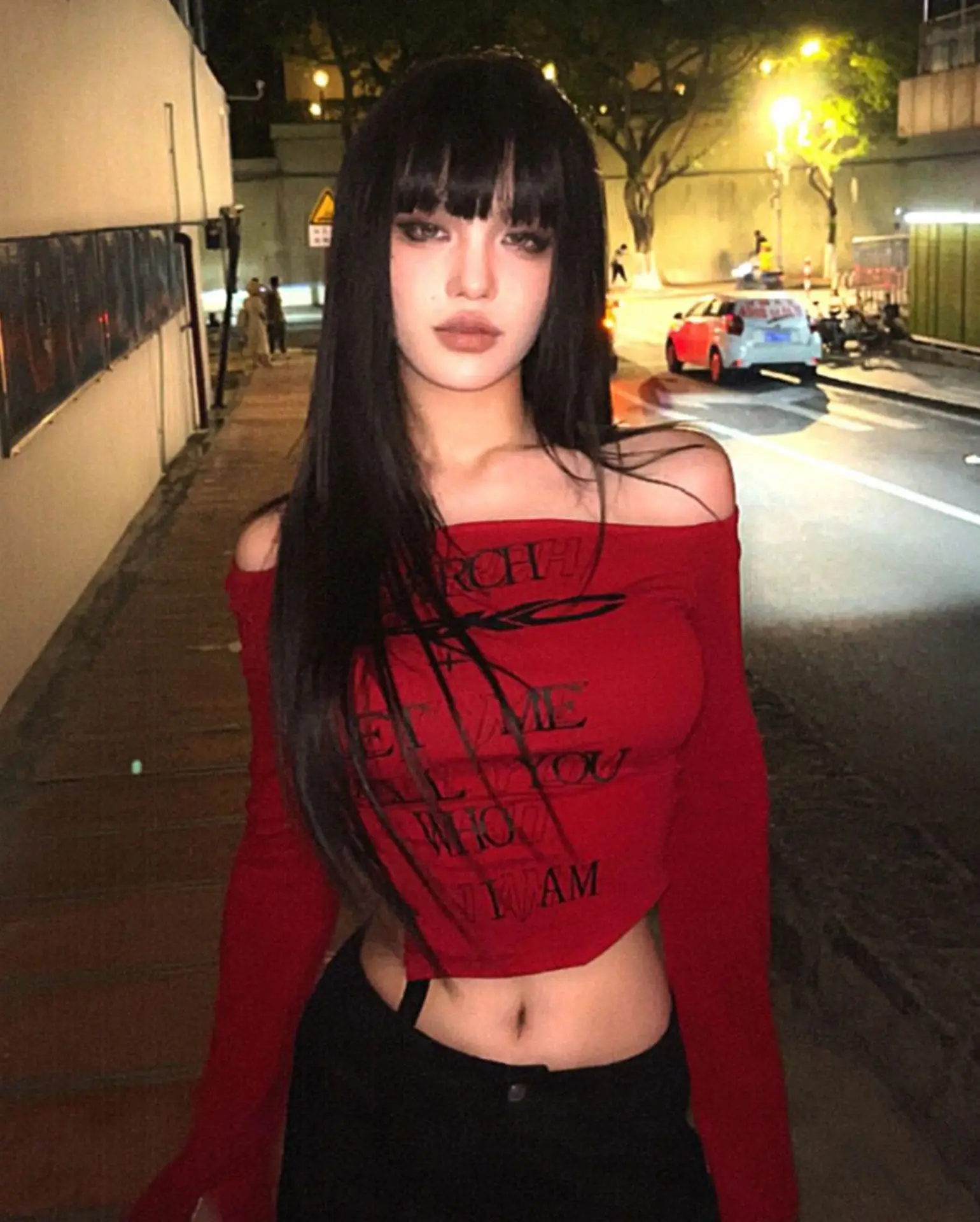 

Американский y2k Spice Girl, топ с длинными рукавами и диагональными ремешками, женская красная сексуальная короткая футболка с открытыми плечами, чистое желание