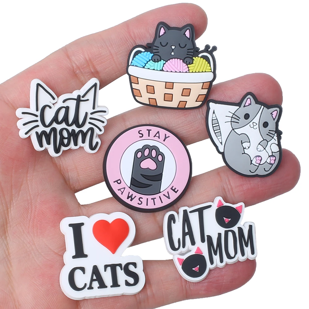 Single Sale 1pcs the Cute Cat Shoe Charms Accessories Children Shoe Decorations Fit Wristband Classic Clog Charms Party Present