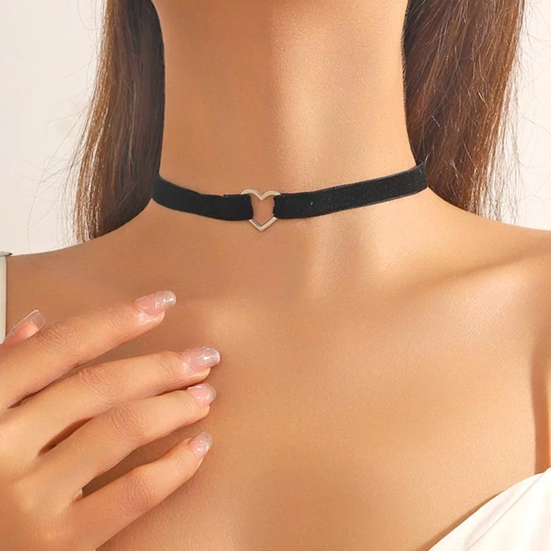 Women's Black Velvet Choker with Heart Charm Adjustable Gothic Necklace, Ideal for Casual, Date Night & Party Wear Accessories