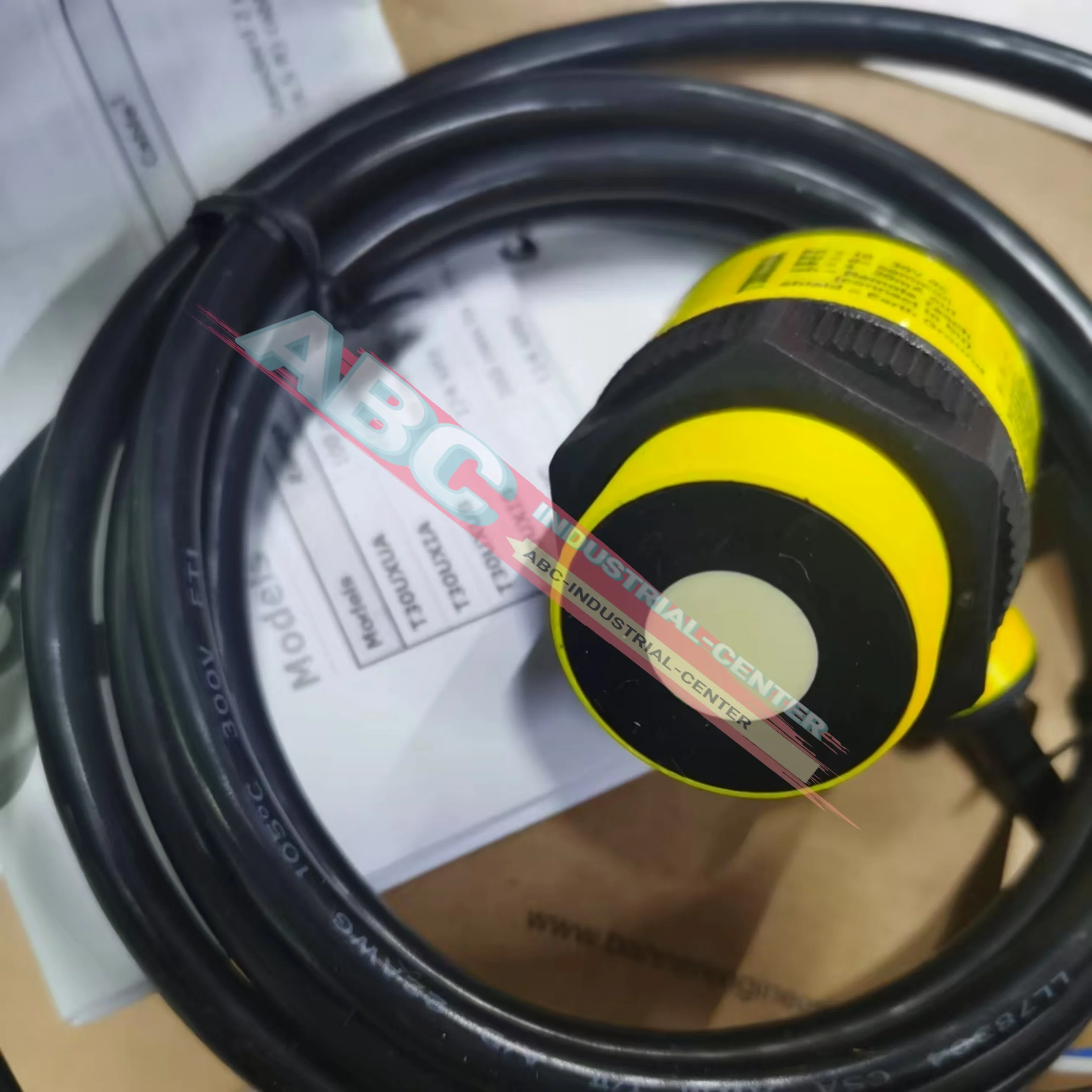 T30UXDC T30UXIA العلامة التجارية UItrasonic اختبار الاستشعار T30UXIB جديد