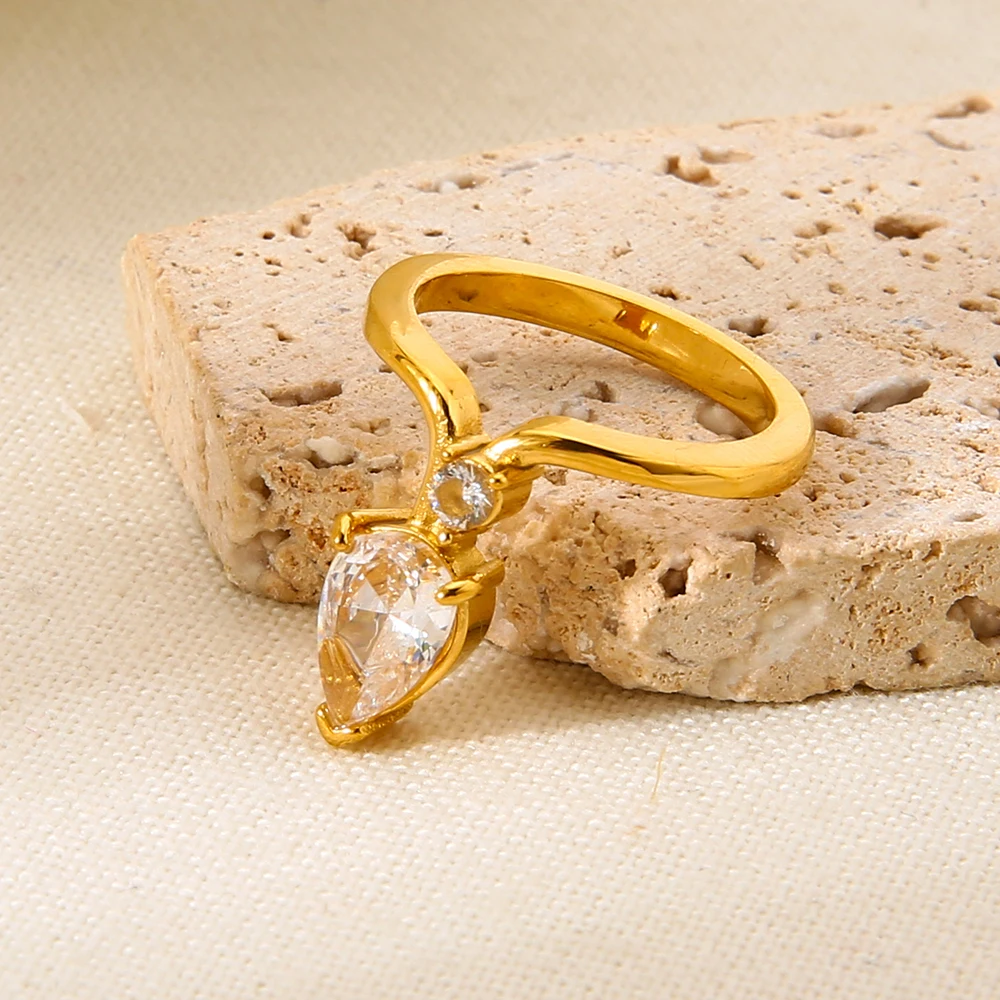 

Exquisite Cubic Zirconia Jewelry 18K Gold Plated Stainless Steel Waterproof Ring for Women