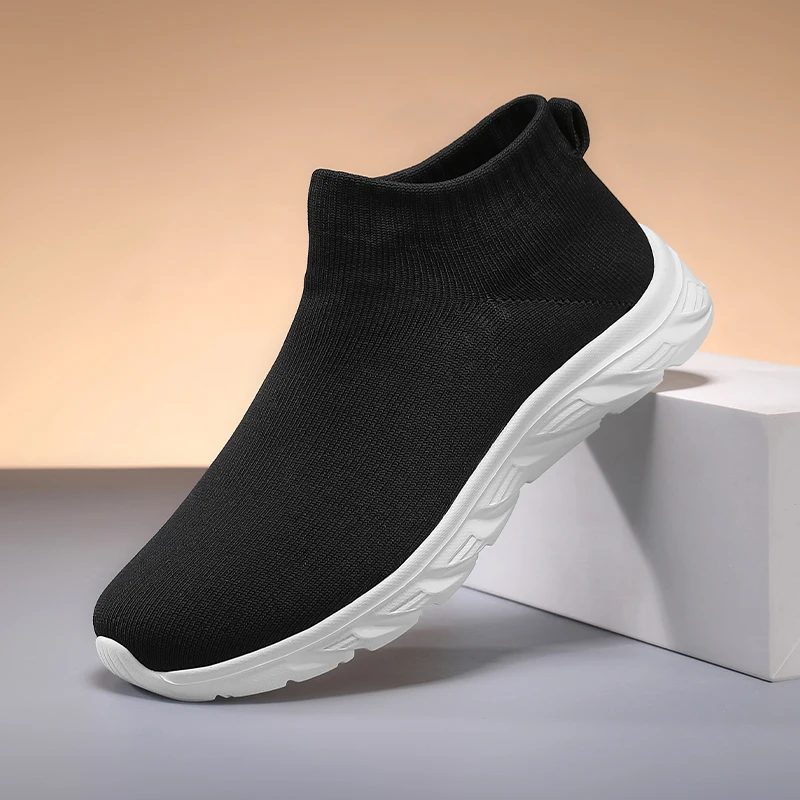 

Men Sports Shoes Are Lightweight Resilient Soft Casual Slip Resistant Wear-Resistant Comfortable Black And White Sports Shoes