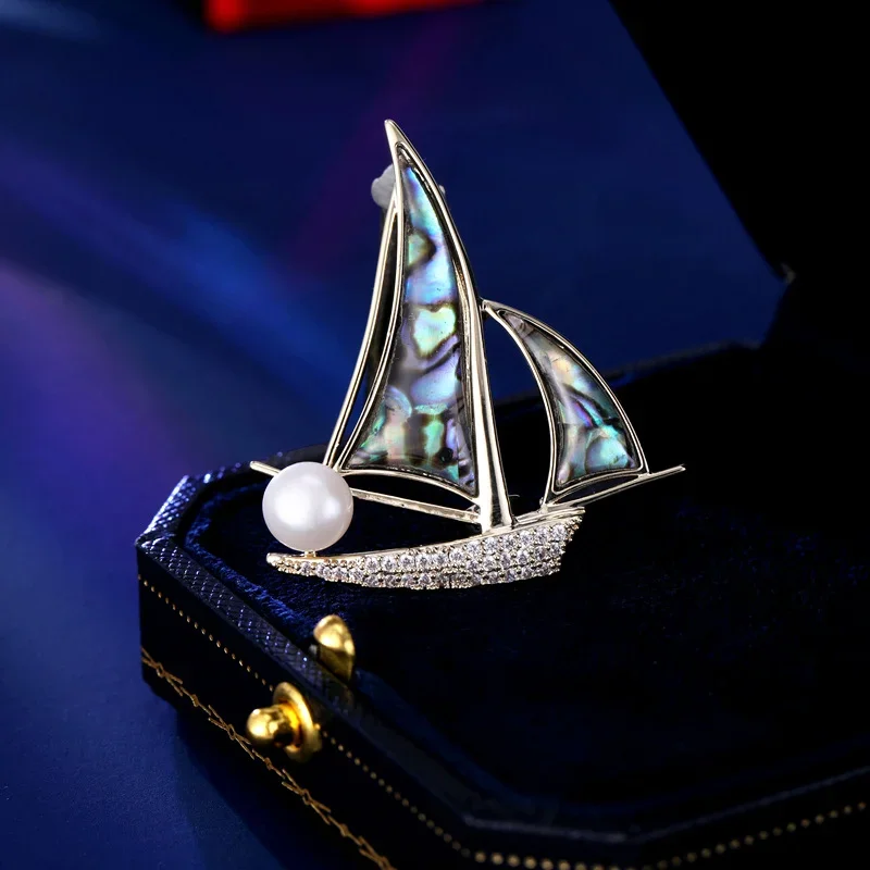 Exquisite Rhinestone Sailboat Brooches For Women Men Luxury Alloy Shell Brooch Creative Corsage Gifts