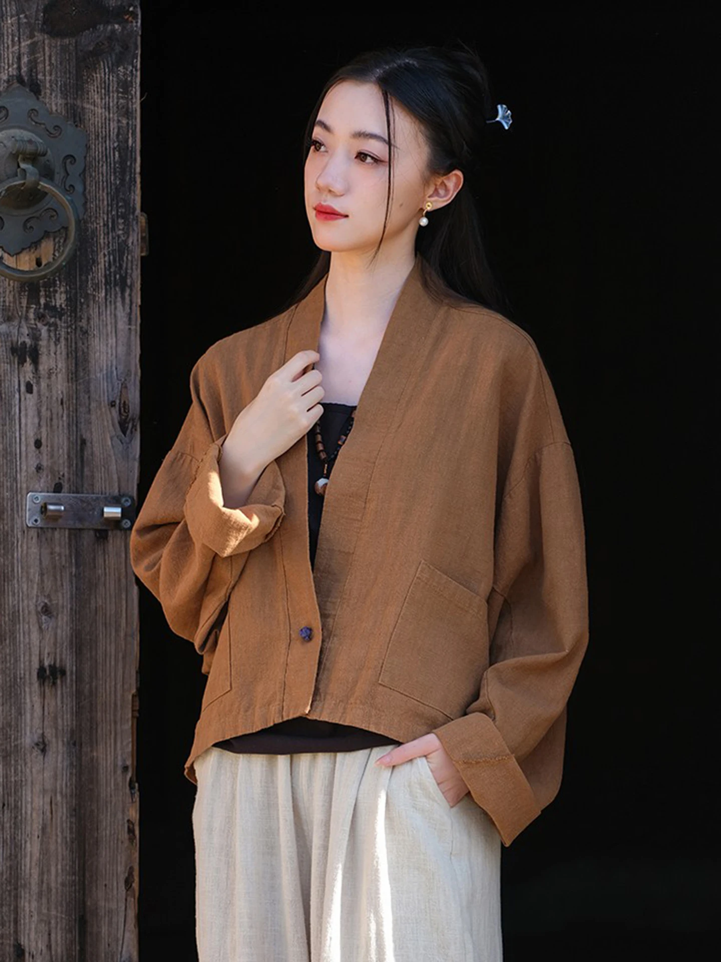 Retro Artistic Chinese Style Cotton Linen Shirt Vintage Worn Short Outerwear Women's Fashion Spring New Arrival Loose Fit