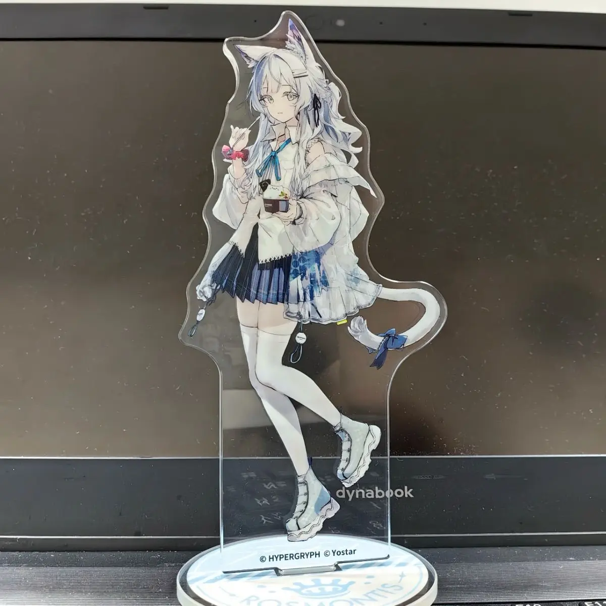 「アークナイツ」コラボグッズ「シュウ・シャンシャン・アミヤ」は、美しく可愛い10cmのアクリルスタンドフィギュアギフトです。