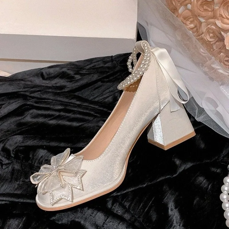 حذاء نسائي بكعب عالٍ جميل وكعب واحد #4