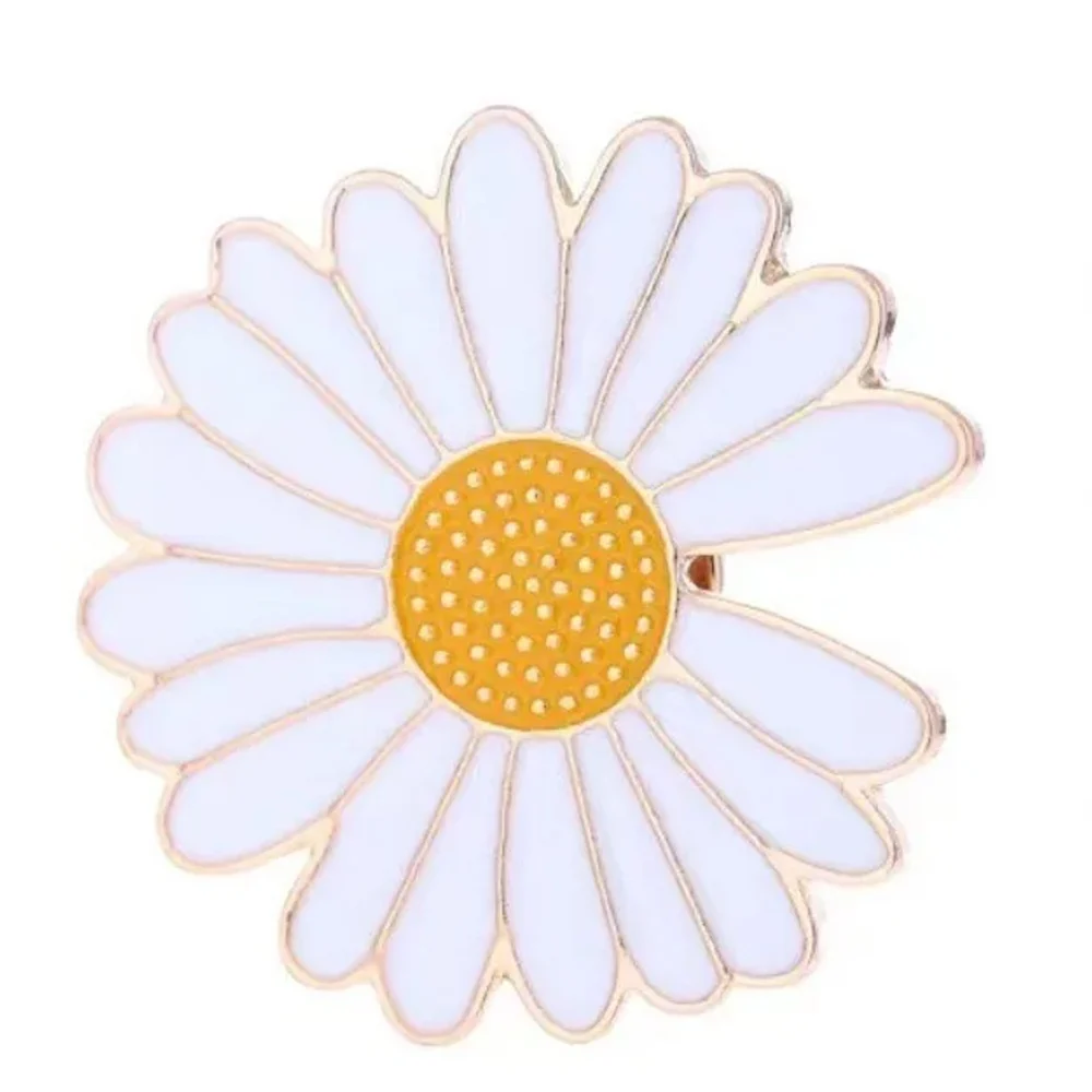 Noble and Pure Fashion Lapel Pins Cute Daisy Brooch Clothes Backpack Pins for Women Girls Boys Gifts Wholesale