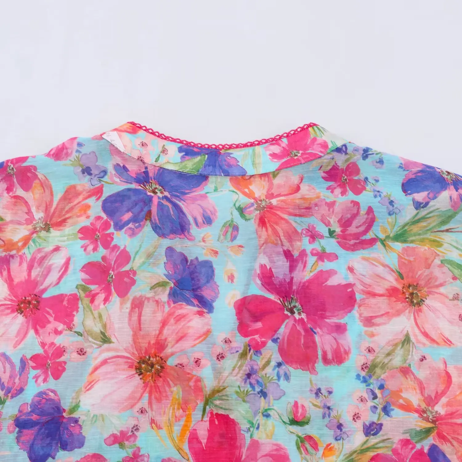 Sommerliche Bluse mit Blumenmuster im Strandstil für Damen, 3/4-Armel, atmungsaktiv, vielseitig, für Büro, Freizeit und Alltag. – Detail 13