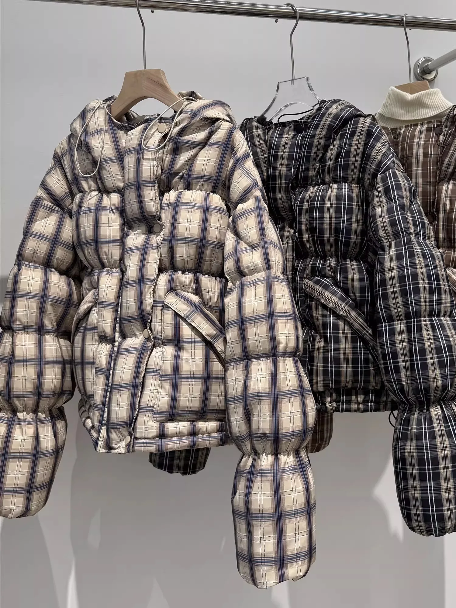

Autumn Winter Plaid Women's ort Loose Thiened Korean Sle Student Du down Coat Warm Memory Fabric Long Sve Zipper