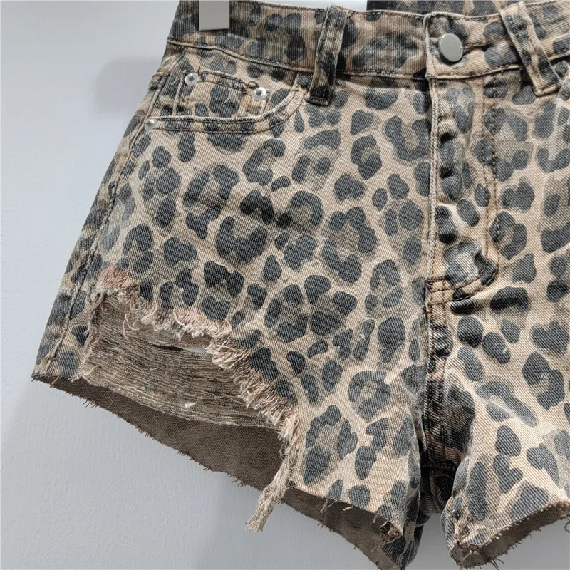 Cowboy Shorts Women Streetwear Broken Leopard Print New Summer 2025 Versatile and Slimming with Wide Legs Denim Half Pants Y2k