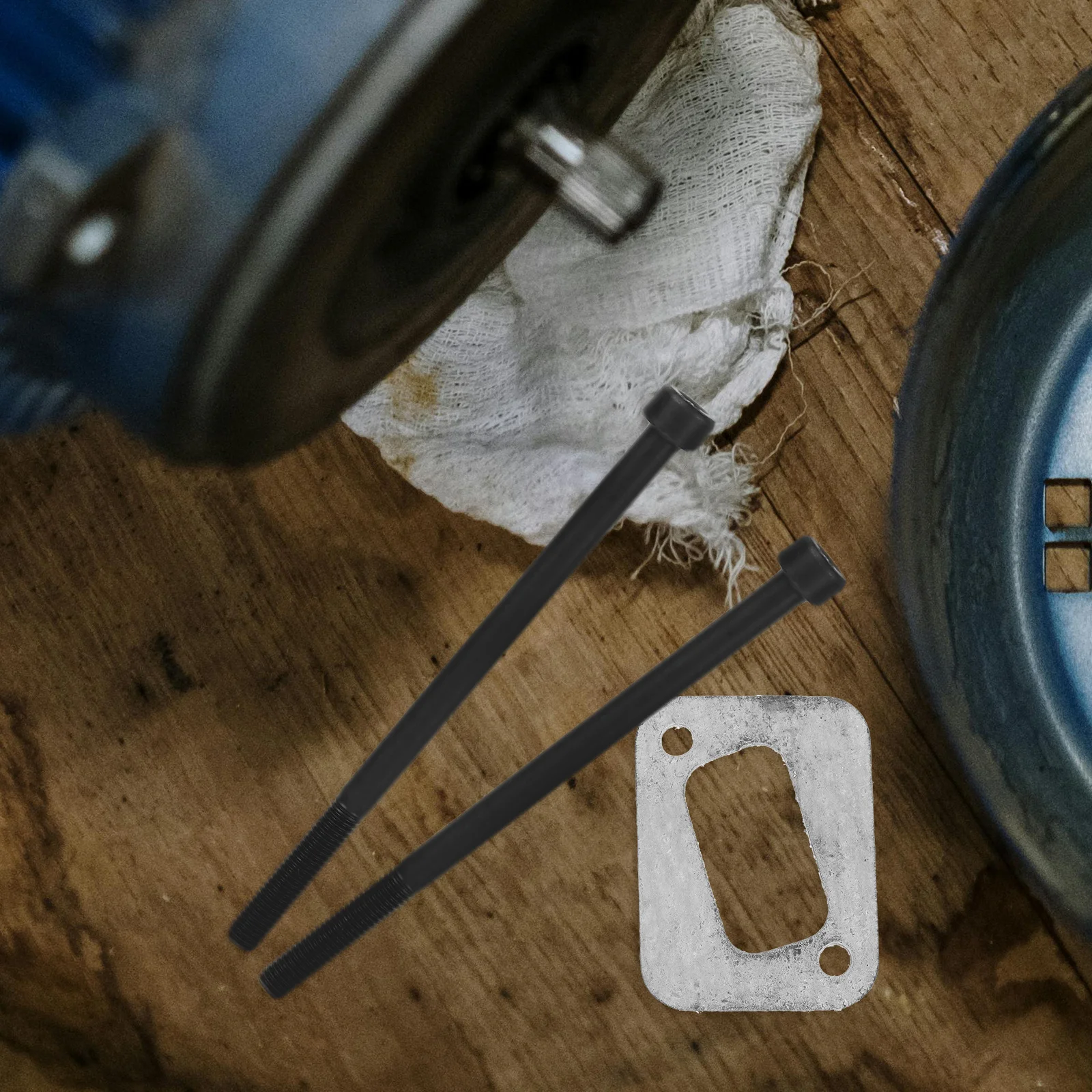 

2Sets Muffler Accessory Chainsaw Metal Screws Gaskets Durable Replacement Part for Effective Maintenance Chainsaw Supplies