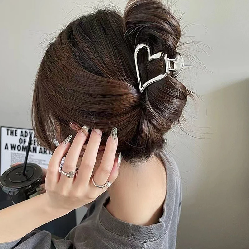 Mode Metall aushöhlen goldene silberne Farbe Herz Haar Klaue Frauen Mädchen elegante Frauen Haar Haarnadeln Klaue Clip Haarschmuck