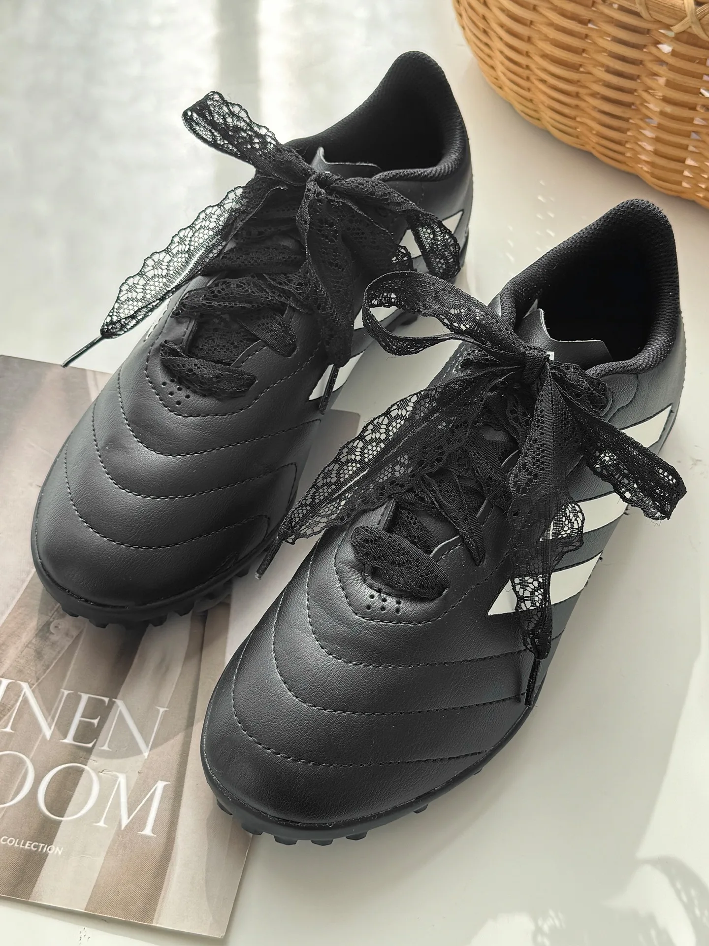 1 Pair Fancy Flat Braided Lace Shoelaces 2.9cm Width Black White Silk for Ballet Sneakers And German Training Shoes