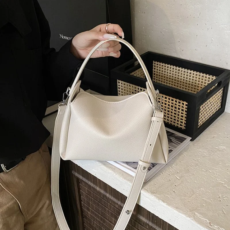 

Women's Messenger Bag Made Of Peony-Patterned Leather Featuring Paris Casual Vintage Lightweight Soft Daily Refined Look​