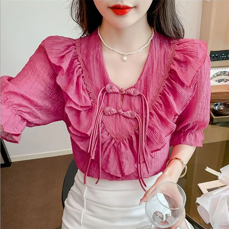 

Женская блузка-рубашка, новинка 2025, лето-осень, дизайн с короткими рукавами и рюшами по краям, высококачественный женский топ на пуговицах в стиле ретро
