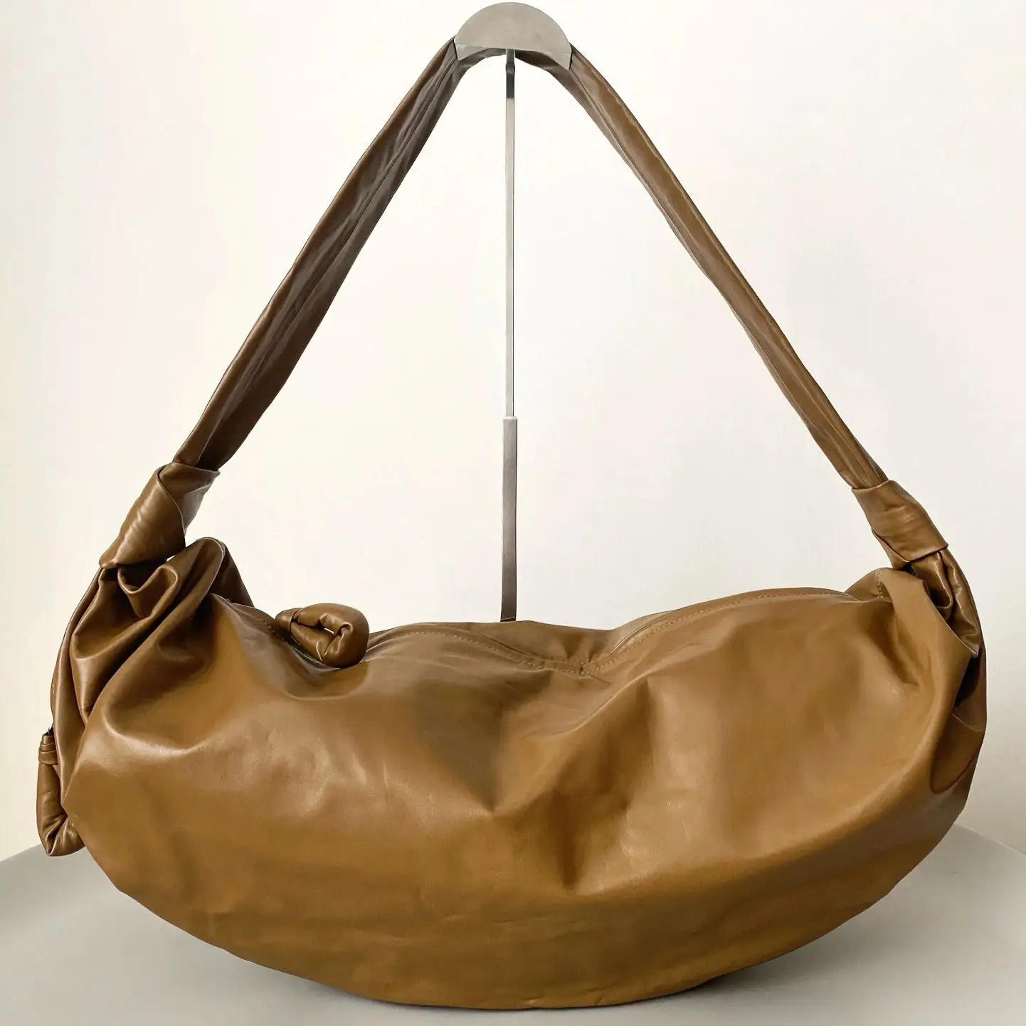 

Lem New Paper Leather Croissant Bag Fashion Original Design Leisure Shoulder Messenger Bag Women's Light Luxury Underarm Bag