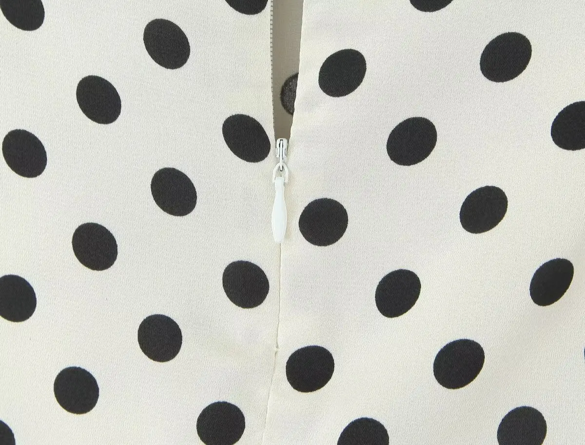 RARA New Ladies Shorts Polka Dot Pattern High Waist Side Slit Design for Trendy and Comfortable Wear