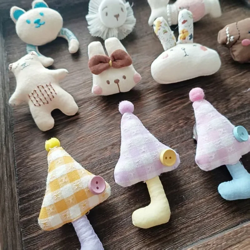 Fabric Brooch Bear Umbrella Cotton Linen Cartoon Embroidered Premium Cute Pin for Clothing Bag Accessory Versatile Daily Wear