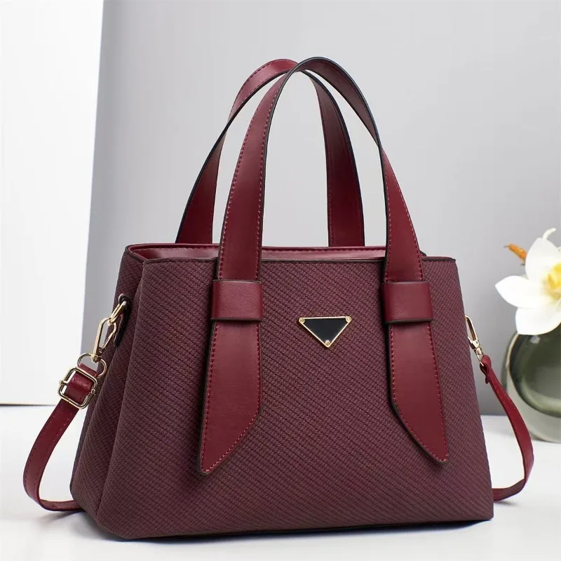 

2025 Новая модная модная сумка большой вместимости, минималистичная стильная сумка через плечо, роскошная женская сумка высокого качества