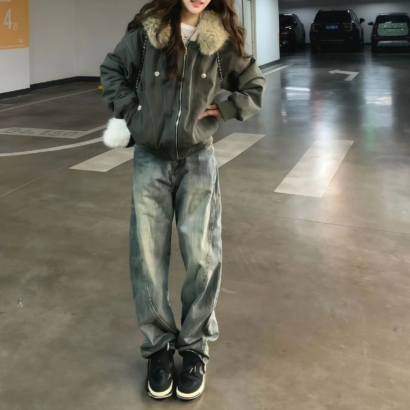 

Зимнее хлопковое пальто женское, новинка 2025 года, бархатное утолщенное меховое воротник, маленький пирог, чтобы переслушать короткое хлопковое пальто