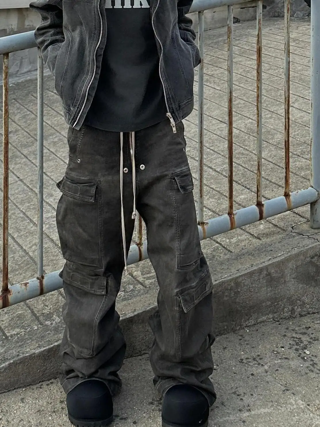 

American Vibe Ретро Уличная тяжелая рабочая одежда Широкие брюки Свободный крой Мужские джинсы Повседневные длинные брюки Молодежная мода Прочный джинсовый материал