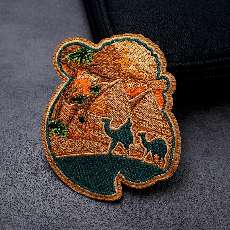 Camel Size:7.3x9.0cm Patches Embroidery Applique Ironing Sewing Supplies Decorative Badges For Clothing Green