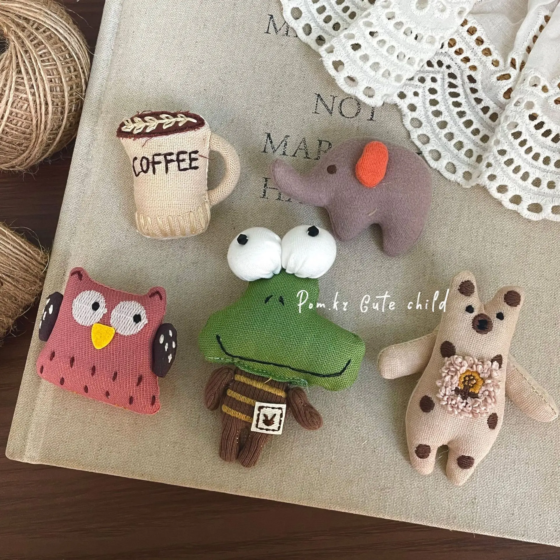 Brooch Pin Retro Raised Cloth Animal Cup Assorted Shapes Forest Cute Children Clothing Decor Lightweight Multicolor